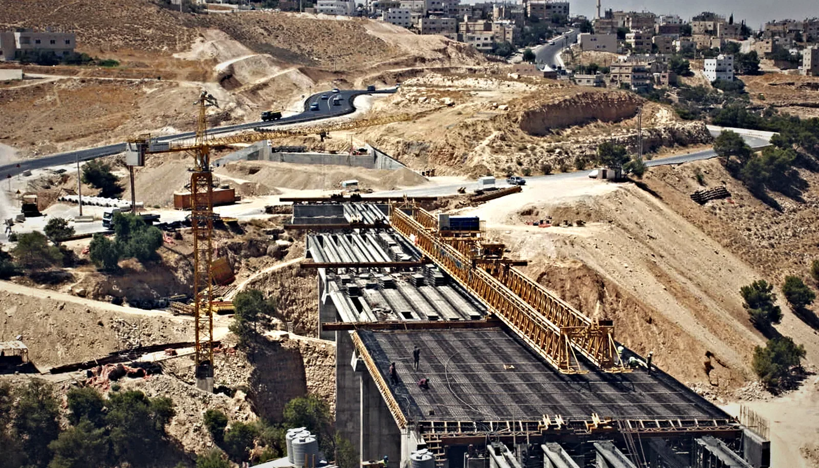 جسر الإطلاق، تركيب العوارض